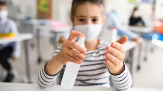 Нужно ли детям носить перчатки в школах