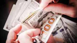 Назван официальный курс доллара на 25 августа