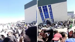 Очередь в автоЦОН из желающих получить права сняли на видео в Алматы