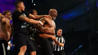 "Бешеная форма". Майк Тайсон показал новое эпичное видео с тренировки