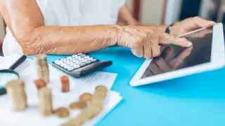 Зейнетақы қорынан ақшасының бір бөлігін кім және қандай жағдайда ала алады?