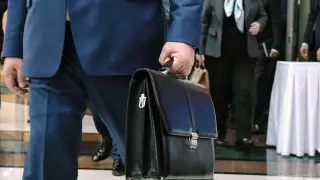 Озвучена средняя зарплата ответсекретарей, которых поручил уволить Токаев