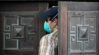 Страны Европы вновь закрывают границы из-за рекордных вспышек коронавируса