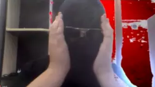 Онлайн-урок восьмиклассников сорвали неизвестные в масках