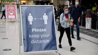 Британские власти вводят новые ограничения из-за коронавируса