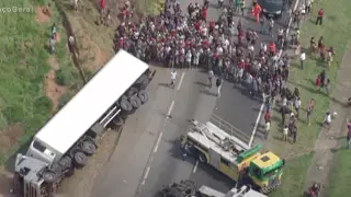 Разграбление фуры с мясом сняли на видео в Бразилии