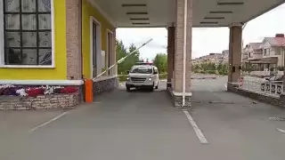 "Умные" шлагбаумы установят в трети жилых комплексов столицы