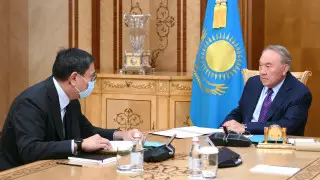 Досаев рассказал Назарбаеву о ситуации на глобальном финансовом рынке