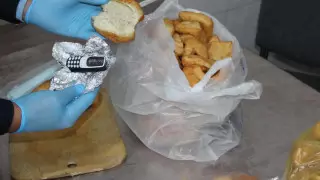 Спрятанную в баурсаке Nokia изъяли в СИЗО Актобе