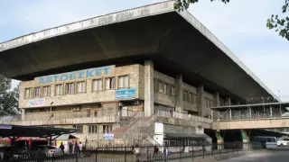 Автовокзал "Сайран" терпит убытки из-за нелегальных перевозчиков