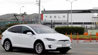 Илон Маск озвучил дату выпуска бюджетной Tesla