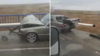 Отбойник насквозь пробил авто на трассе под Нур-Султаном