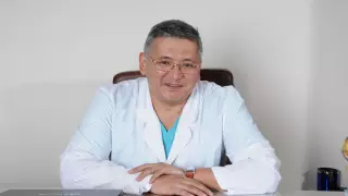 "Қолы жеңіл хирург", "Хирург от Бога", "Ел академигі" атанған дәрігерді әріптестері мен туыстары еске алды