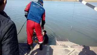 Водитель утонул вместе с автомобилем при переправе через реку Урал