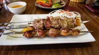 Шашлык за 350 тенге. Чем продолжает радовать "город тюльпанов"