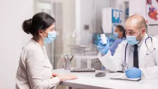 Казахстанцев призвали не закупать лекарства перед второй волной коронавируса