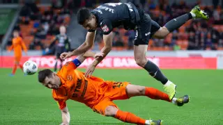 "Хотел кумыс сделать". Захват от Зайнутдинова в матче РПЛ насмешил соцсети