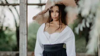 Меня называют "Комета". Модель из Алматы завораживает своей красотой