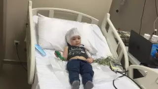 "Кровь из ушей и глаз". Казахстанка в Грузии просит помощи для ребенка