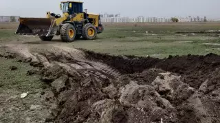 "Поле в ямах": еще одно место кражи чернозема нашли в Алматы