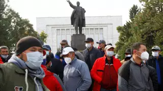 Ситуация в Кыргызстане "напоминает бардак и хаос" - Кремль