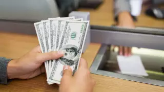 Назван официальный курс доллара на 9 октября