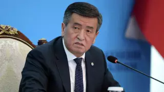 Президент Кыргызстана остается на посту и не принял отставку премьера