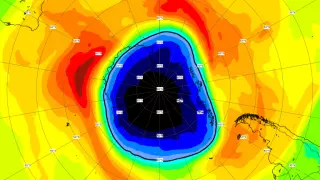 Озоновая дыра над Антарктидой резко увеличилась и достигла рекордных значений