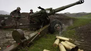 Не включают сирену, не слышно снарядов: Ночь в Карабахе проходит тихо