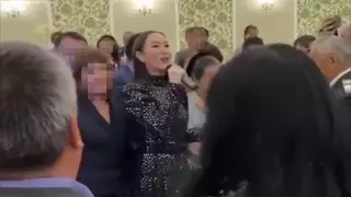 Видео тоя с участием певицы обсуждают казахстанцы