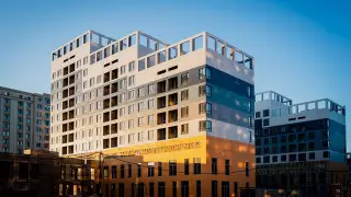 Первый блок долгостроя закончили в Нур-Султане: дольщикам начали вручать ключи