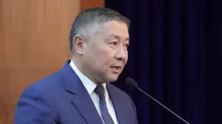 Спикер парламента Кыргызстана объяснил отказ от президентских полномочий