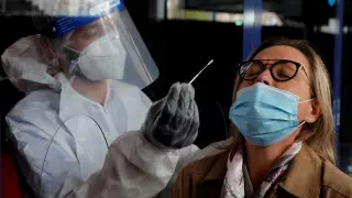 Иностранцев будут бесплатно лечить от коронавируса в Казахстане