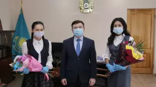 Школьница из СКО наизусть знает 80 произведений Абая