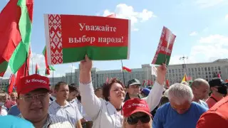 В Минске отменили "супермитинг" за Лукашенко, на который обещали свозить поездами