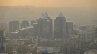 "Так будет до апреля": алматинцы делятся фото "страшного" смога