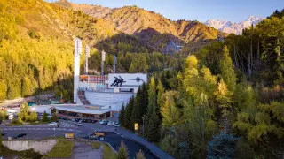 Проезд на Шымбулак для электромобилей упростили в Алматы