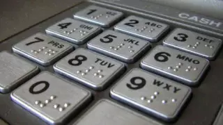 Оставленные в банкомате полмиллиона тенге присвоил клиент в Акмолинской области