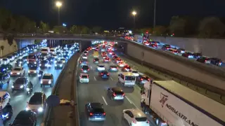 Жители Парижа массово покидают город и опустошают магазины до наступления локдауна