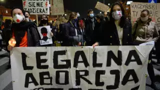 Польша отложила введение запрета на аборты из-за протестов