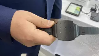 Электронные браслеты для осужденных и арестованных показали в МВД