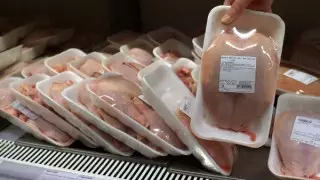 Названы части курицы, которые нельзя есть