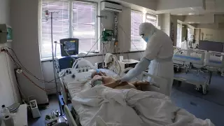 227 больных COVID-19 казахстанцев находятся в тяжелом состоянии