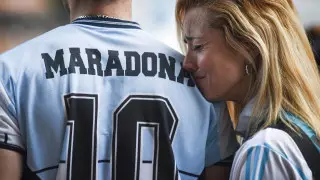"Прощай, бог футбола!" Мир оплакивает смерть Марадоны