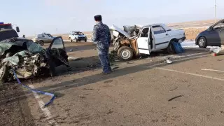 3 человека погибли в жутком ДТП на трассе в ЗКО