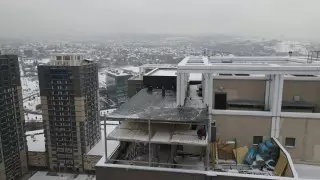 Два этажа на крыше строила незаконно хозяйка квартиры в ЖК в Алматы