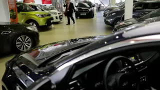 Kia отзывает почти 300 тысяч автомобилей из-за угрозы возгорания двигателя