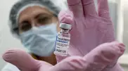 Назван ожидаемый срок действия вакцины "Спутник V"