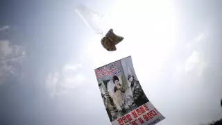 Южная Корея официально запретила запуск воздушных шаров над КНДР