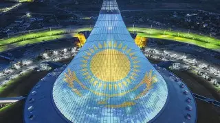 Более тысячи флагов вывесили жители Нур-Султана